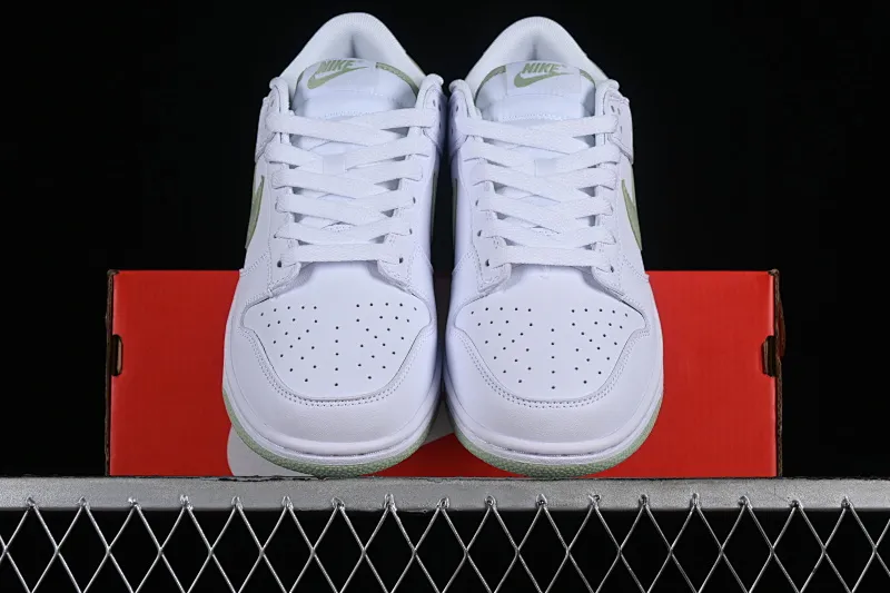 All Categories Nk SB Dunk Series Nk SB Dunk Low Low-top sneakers Nk SB Dunk Low Mint white and green color Low-top casual sports skateboard shoes DV0831-105